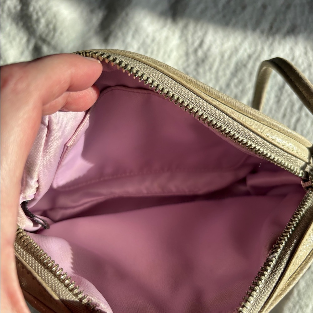 Coach Poppy Champagne Gold Leather Crossbody Bag with Charm and Hang Tag - Picture 10 of 10
